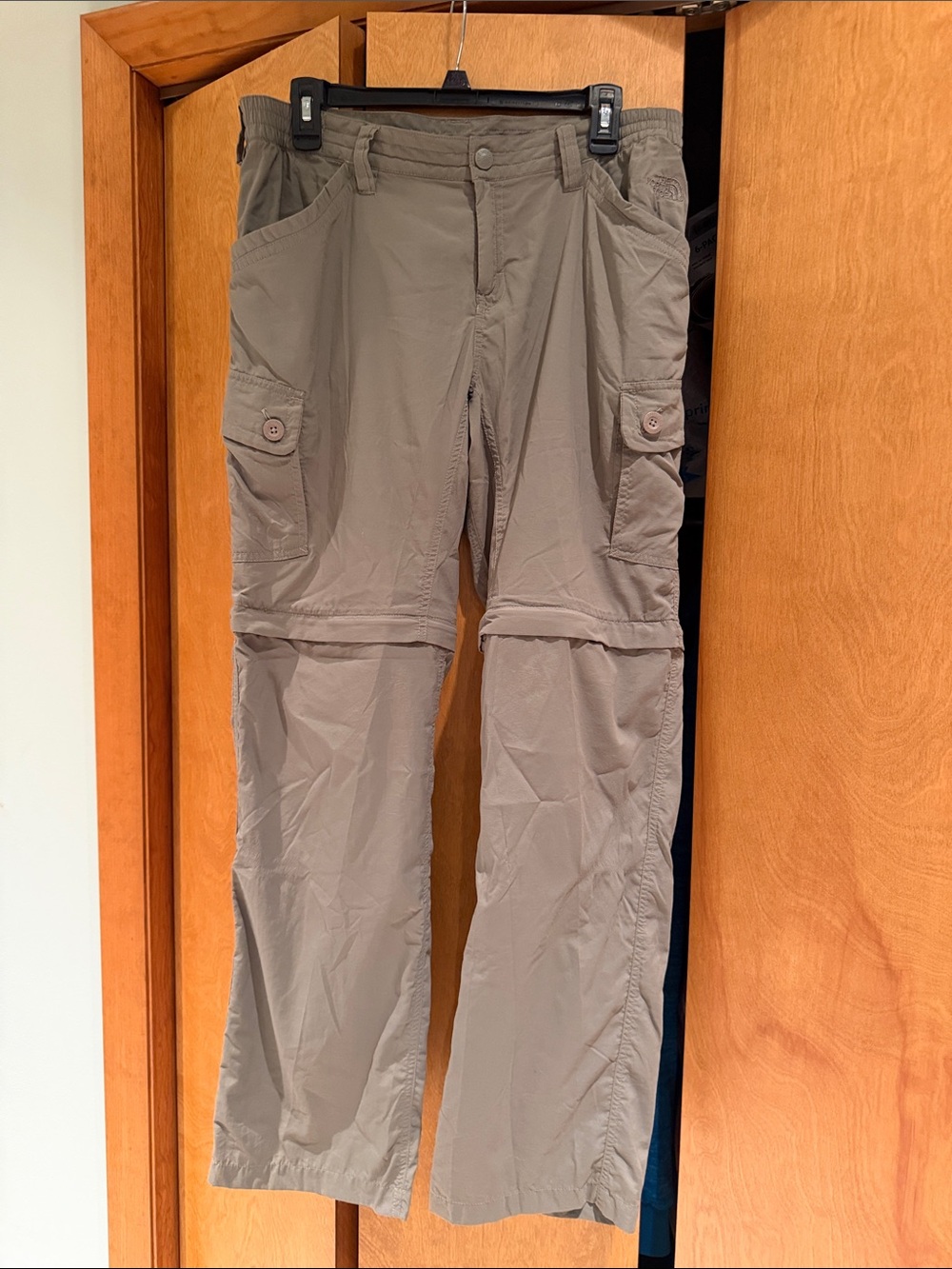 Women’s North Face Size 10 lightweight Convertible Cargo Pants Taupe
